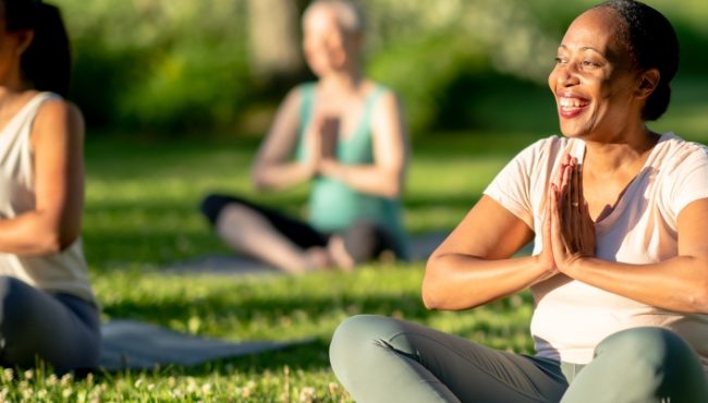 Séjour lâcher-prise, séance de yoga du rire